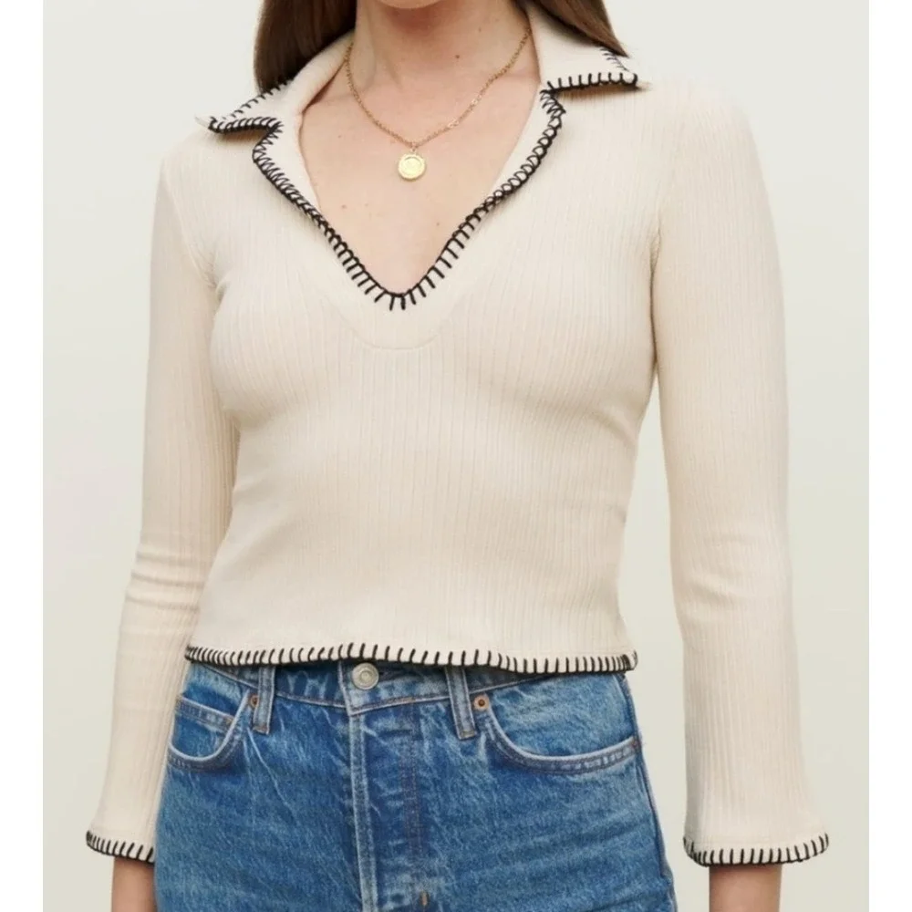 Reformation Nolen knit Ribbed Top Medium Beige Excellent Blanket Stitch V-Neck